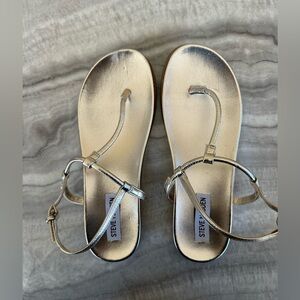 BRAND NEW Steve Madden Golden Flat Sandals